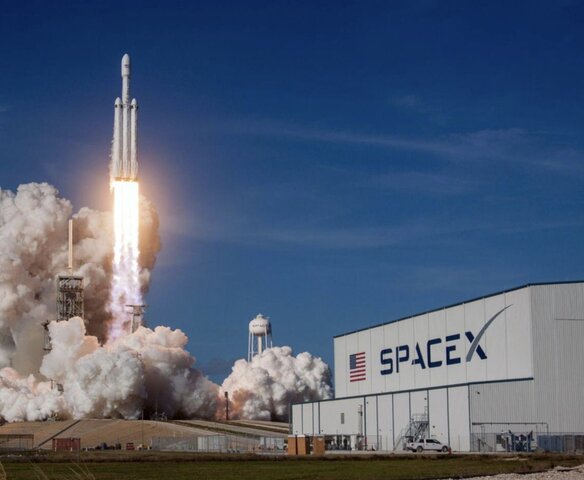 Premier vol d'entreprise privée