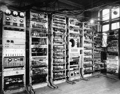 En Succasunna, EE: UU, se llega a instalar la primera oficina de informática