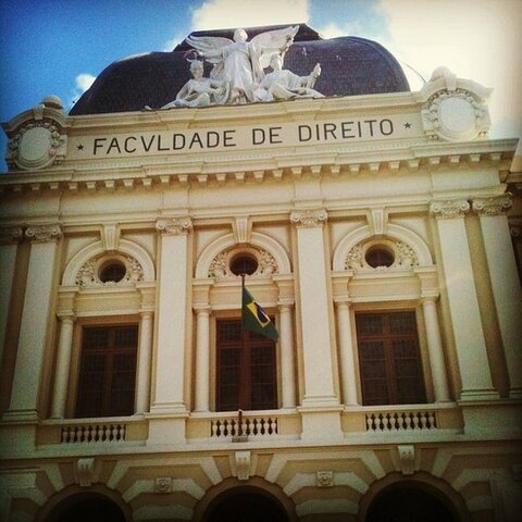 Ingreso a la universidad de Derecho