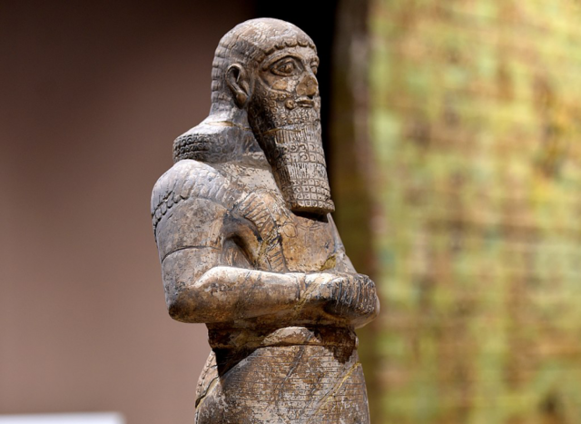 Tiro como estado vasallo de los Asrios