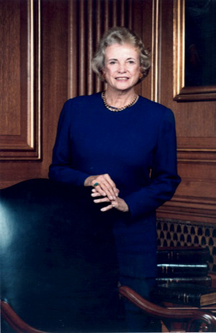 Sandra Day O'Connor is sworn in