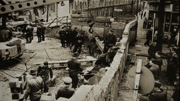 Construcción del muro de Berlín