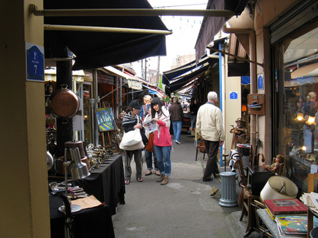 1860, Marché aux Puces,  St. Ouen, Paris, Francia