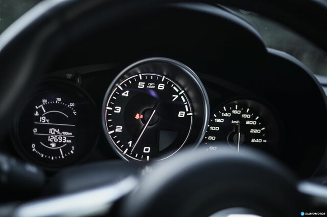 ¿CUANTA VELOCIDAD TIENE UN AUTOMOVIL?