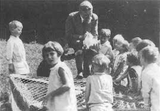 Ovide Decroly 1871-1932 Bélgica, Pedagogo, Psicólogo, Docente e investigador