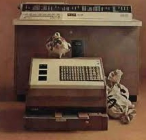 la primer mini computadora comercializada con éxito