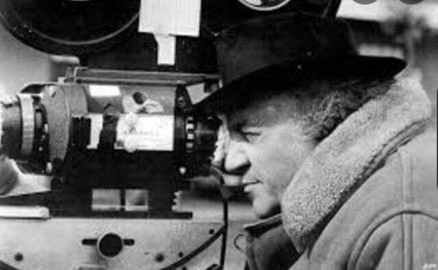 Dos filmes usan por primera vez la técnica del paneo.