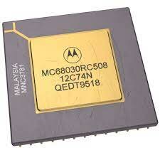 Motorola instaló el microprocesador 68030.