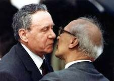 Warsaw pact dissolves
