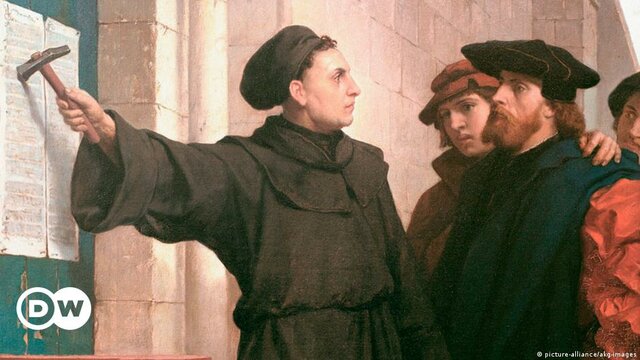 Martín Lutero clava las 95 Tesis en la Iglesia de Wittenberg