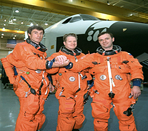 La Primera Tripulación en el Espacio