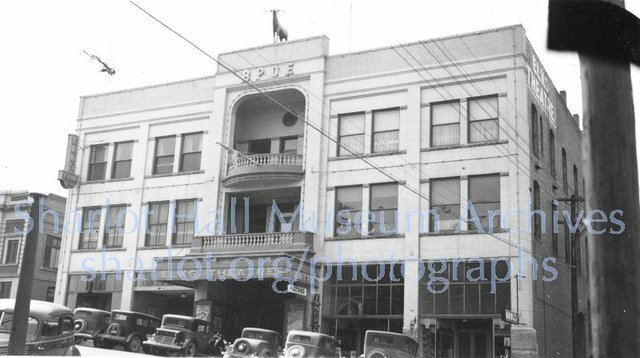 Se construye en París el Biograph de Herman Casler, primer edificio especialmente diseñado para exhibir películas de cine.