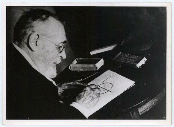 Émile Cohl creó Fantasmagorie, la cual fue proyectada por primera vez el 17 de agosto de 1908