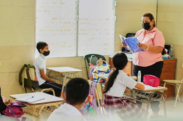 Lucha contra la discriminación de la enseñanza