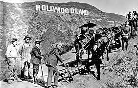 Los hermanos Laffitte fundan&nbsp;Le Film d´Art. El cine descubre California: nacimiento de Hollywood, un barrio de Los Ángeles.