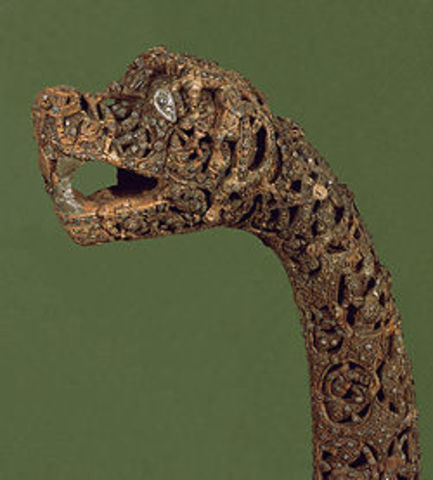 Animal Head Post (M)