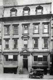 Se construye en París el Biograph de Herman Casler, primer edificio especialmente diseñado para exhibir películas de cine.