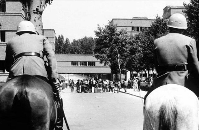 The opposition to Franco. (3)