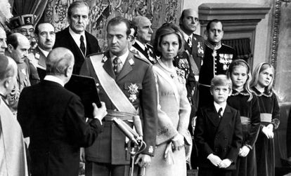 Juan Carlos named King of Spain