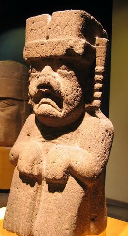 San Lorenzo becomes the great ceremonial centre of the Olmec civilization.