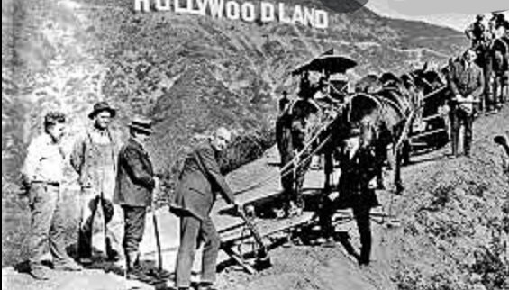 Los hermanos Laffitte fundan Le Film d´Art. El cine descubre California: nacimiento de Hollywood, un barrio de Los Ángeles.