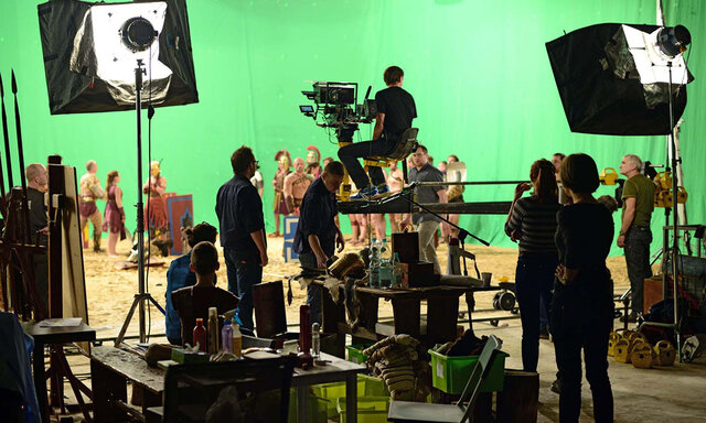 En Francia se crea el Departamento de producción cinematográfica y fotográfica del Ejército.