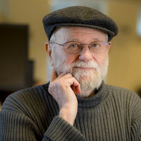 Donald Norman populariza e define o termo "UX"