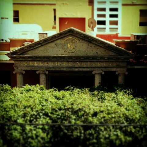 Decreto sobre la actividad de los escribanos