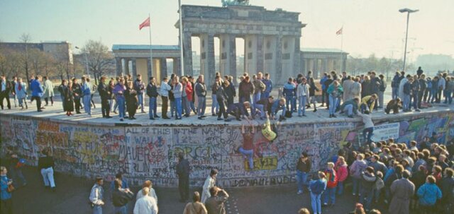 Berlingo harresiaren erorketa