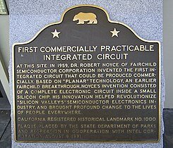 se crea Fairchild Semiconductor