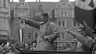 Adolf Hitler se suicida en Berlin.