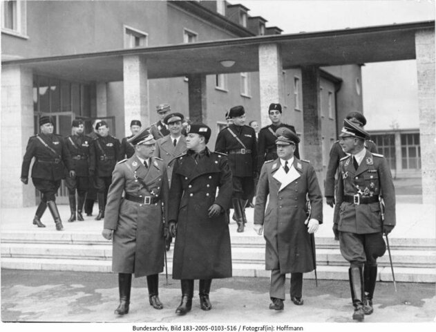 Se firma tratado amistoso entre dos rivales.