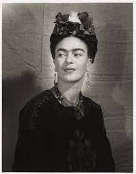Cambio de la imagen de la mujer sumisa por Frida Khalo