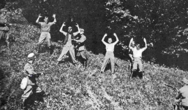 Massacri delle foibe del 1943 e annessione dei territori del confine alla Iugoslavia