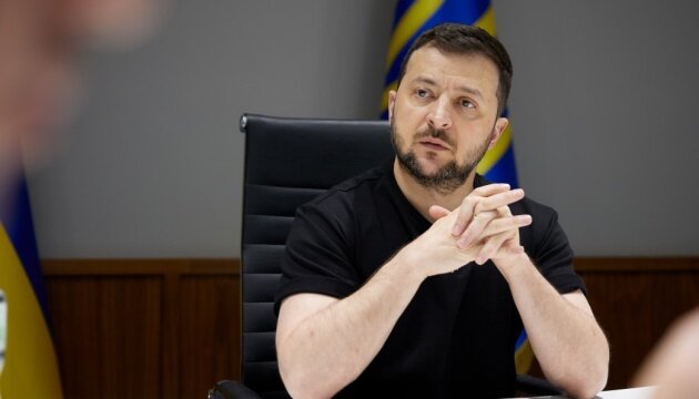 Zelensky é elixido presidente