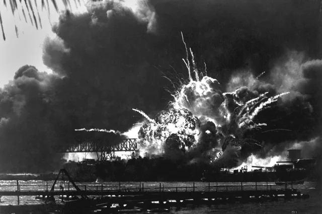 Attacco di Pearl Harbor e ingresso in guerra degli Stati Uniti