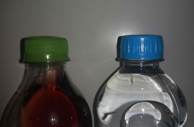 Fonte da mata aumenta textura da tampa de água mineral