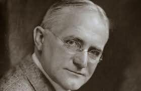 1888 George Eastman develops dry gelatin roll film