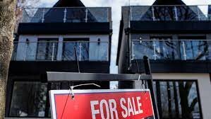 Nearly 1 in 4 homeowners say they'd have to sell home if interest rates rise more, according to survey