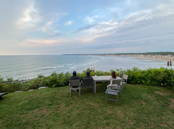Mi familia y yo fuimos a Maine para una semana. Nosotros fuimos a la playa todos los días.