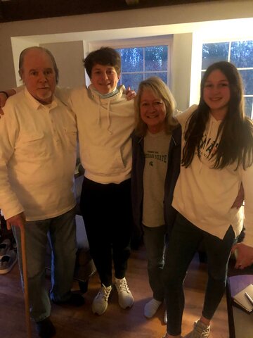 Vi Mis Abuelos Para El Primera Vez en Tres Años