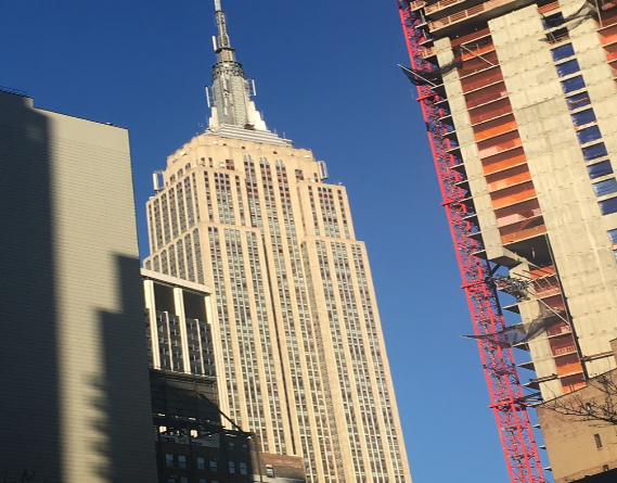 Durante el vacación de Febrero, mi familia y yo  fuimos a Nuevo York. Nosotros caminamos mucho y la vista de la Empire State fue muy bueno.