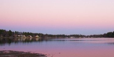 Mis amigos y yo nadamos en Nab lago despues de nos pescamos. Nosotros lanzamos el fútbol de americano, y esnorquel.
