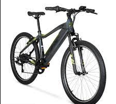 Mis amigos y yo montábamos el bicicleta mucho en el verano. Nosotros carrera de mi casa a un nuevo locación.