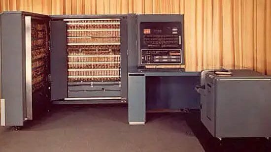Computadora digital: IBM 701