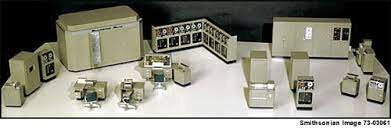 Modelo a escala de "Univac I" es entregado a la oficina del censo