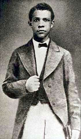 Booker T. Washington attends Hampton Institute