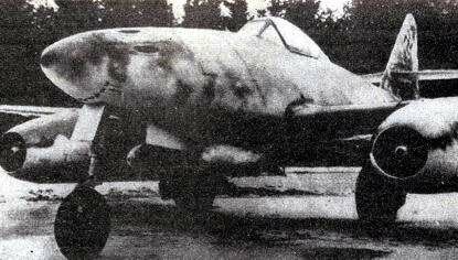 PRIMER AVION DE TURBINAS