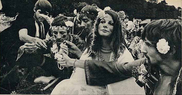 MOVIMIENTO HIPPIE