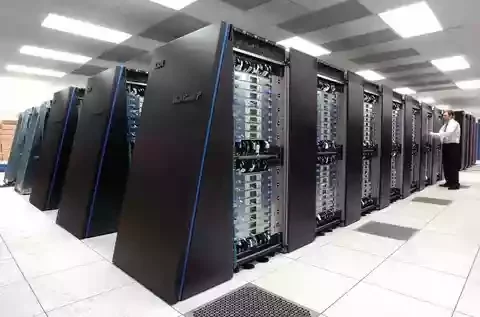 PRIMER SUPERCOMPUTADORA